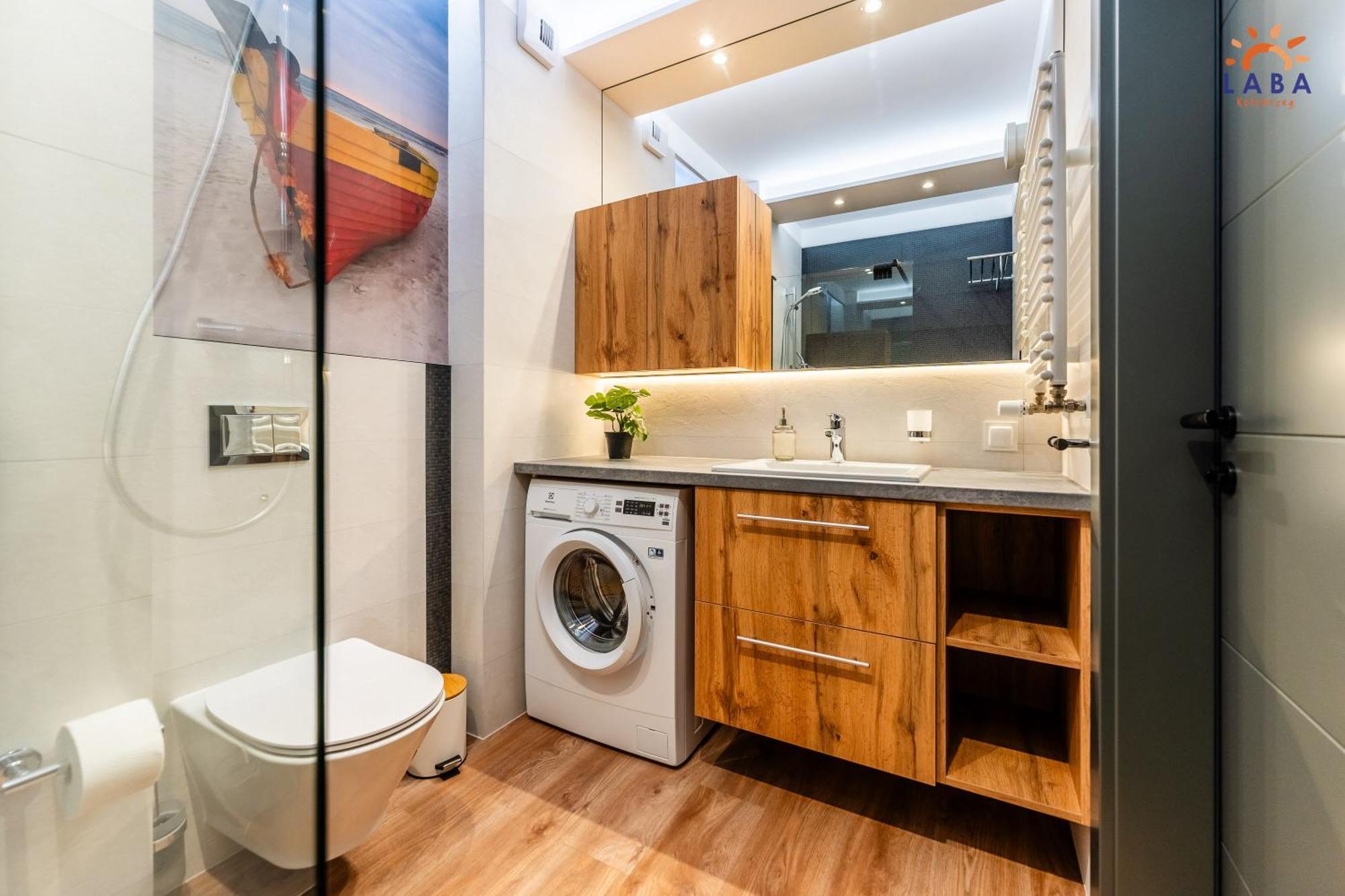Laba Kasprowicza 20c Parking Basen Fitness Bawialnia W Cenie, Parkplatz Schwimmbad Fitness Spielzimmer Im Preis * Kołobrzeg